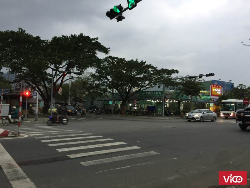 Cho thuê Mặt bằng/Đất 2 mặt tiền, ngay ngã tư, dân cư đông đúc.