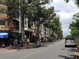 Mặt tiền Trường Sa Quận 3, 35m2, kinh doanh sầm uất, sổ hồng giá chỉ 6.7 tỷ.
