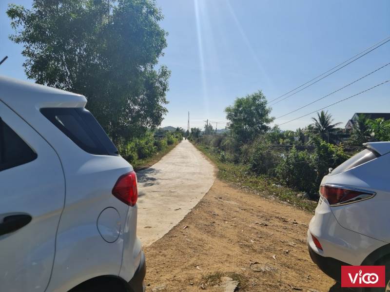 Lô góc 1678m2. 12olo đất thổ. Vạn Hưng, Vạn Ninh, Khánh Hòa. Phù hợp full thổ. Lh 0877817368.