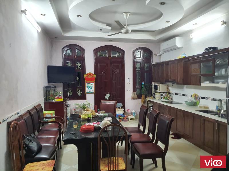 bán nhà phân lô Trânf Quốc Hoàn 69m2 5 tầng 18 tỷ