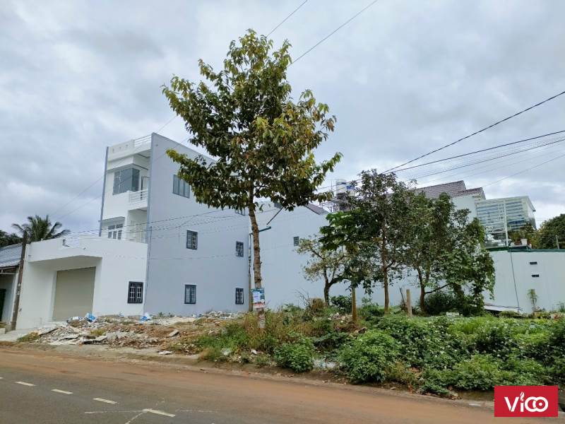 bán gấp đất đẹp mặt tiền chính ngay trung tâm thành phố giá hjat dẻ