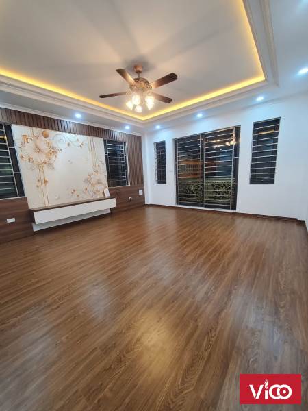 Bán gấp nhà Phố Nguyễn Khang 65m2, mặt tiền 5m, 7,9 tỷ