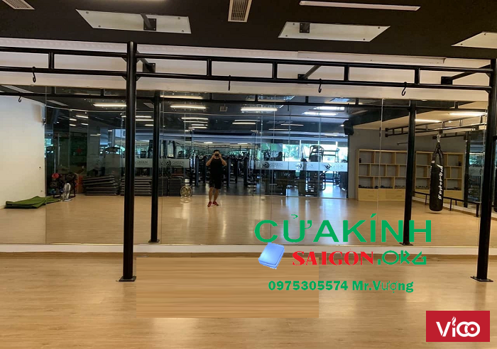 Kính thủy trang trí phòng tập Gym Yoga