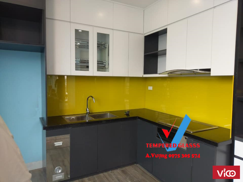 Kính màu ốp bếp giá rẻ quận 11