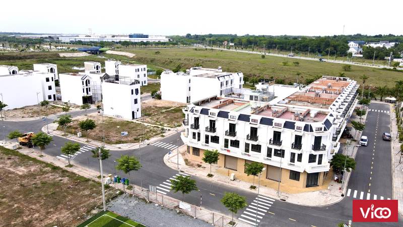 Vị trí Nằm ngay trung tâm Phú Chánh, thị xã Tân Uyên.