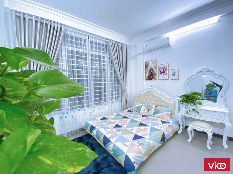 Bán gấp nhà Phố Nguyễn Phong sắc 68m2, oto, mặt tiền 5m, 9,4 tỷ