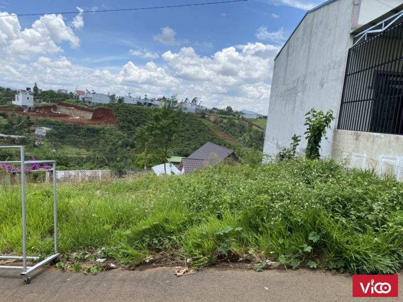 MỘT NỀN DUY NHẤT TẠI PHƯỜNG 2 TRUNG TÂM BẢO LỘC 125M2 (5X25)