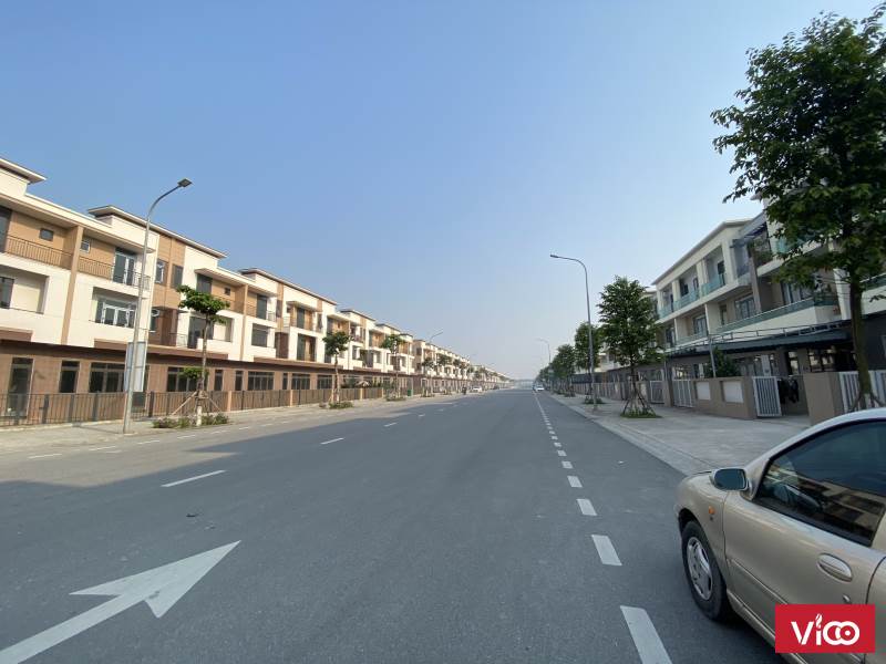 Bán nhà phố 120m2 căn góc vườn hoa ở VSIP Bắc Ninh đường 26m, KD sầm uất