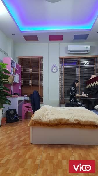 Nguyễn Đình Hoàn Cầu Giấy nhà đẹp rẻ nhỉnh 4 tỷ 50m2 5T để ở