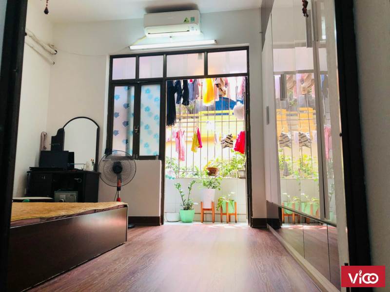 Chỉ nhỉnh 1 tỷ xíu có nhà đẹp 2 ngủ ở ngay tặng full đồ gần công viên Thủ Lệ, Cầu Giấy.