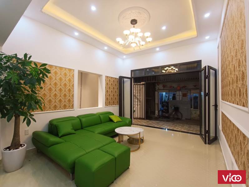 Bán nhà 3.5 tầng Hồ Sen sân cổng