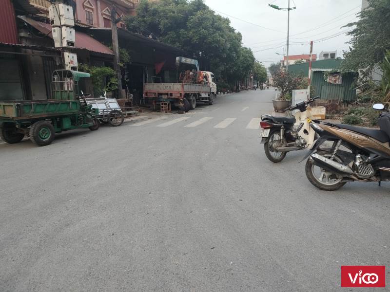 VỊ TRÍ ĐẮC ĐỊA TRƯỚC NHÀ Ô TÔ TRÁNH VỈA HÈ ĐÁ BÓNG KINH DOANH BẤT CHẤP KHÁCH ĐẦU TƯ XÂY