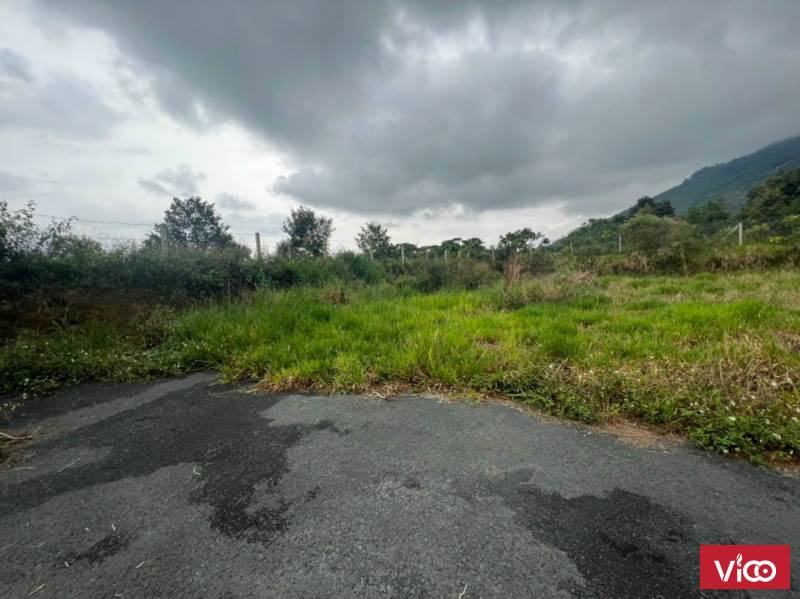 Chính chủ bán gấp lô đất Full thổ cư mà giá chỉ 760tr. Nhanh tay liên hệ e khách iu ơi