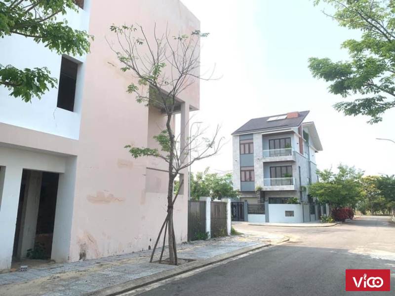 Cần bán nhanh nhà Thô FPT hai mặt tiền 142m2