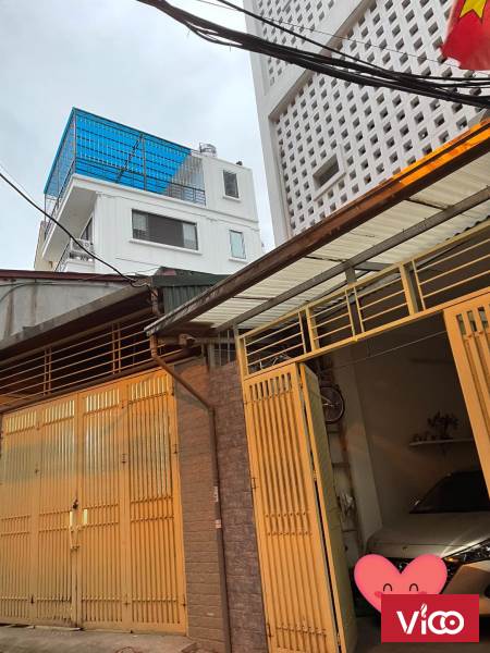 Bán nhà cấp 4 DT 61m, MT 4,5m, ô tô vào tận nhà phố Ngọc Lâm. Giá chỉ 4 tỷ 350.