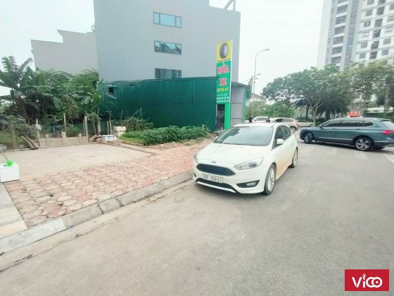 Bán đất phân lô vỉa hè khu Tái định cư Giang Biên, 90m2 x MT5.3m, giá 12.6 tỷ