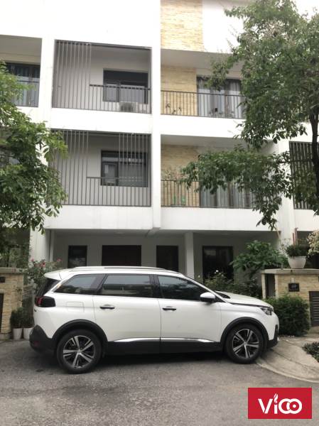 Biệt thự HaNoi Garden City siêu đẹp, DT 144 m2, 3 tầng, MT 8 m, giá nhỉnh 26 tỷ.