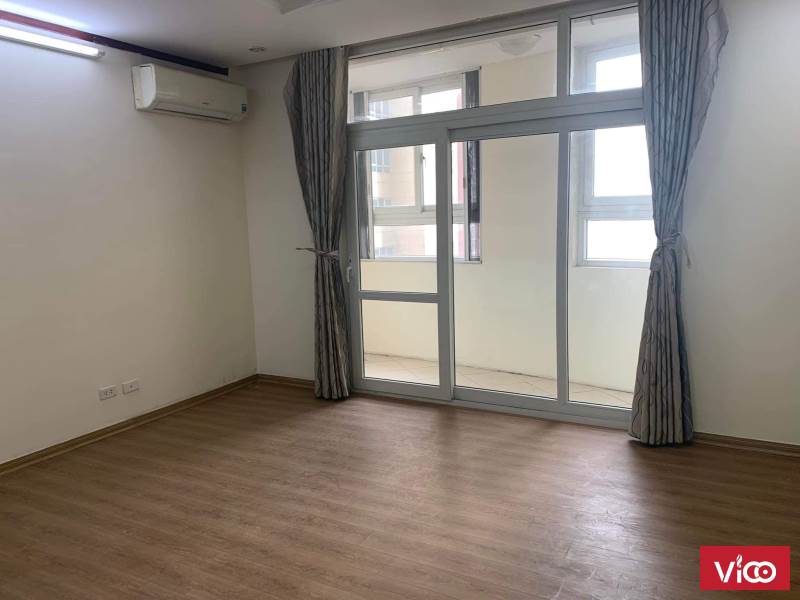 Bán căn hộ CC Vinaconex Khuất Duy Tiến Q. Cầu Giấy 115M2 nhỉnh 3 tỷ, nội thất VIP