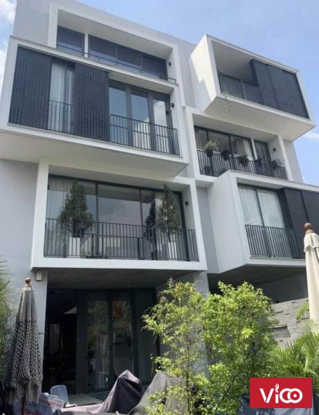 Bán biệt thự mặt tiền đường... Phường Thảo Điền Q2 diên tích 7,2x27m (CN 203,9m2) giá 40 tỷ./ căn
