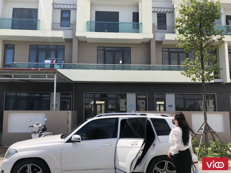 Shophouse 3 tầng diện tích 120m dự án Centa City mặt phố đi bộ 26m kinh doanh sầm uất.