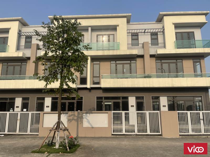 Shophouse 3 tầng diện tích 120m dự án Centa City mặt phố đi bộ 26m kinh doanh sầm uất.