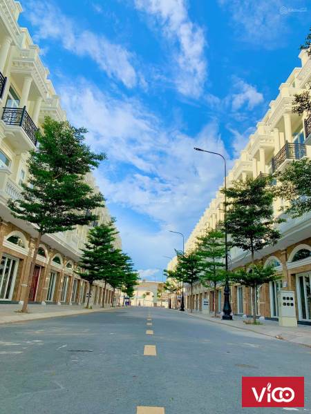 Ở Đây Có Bán Nhà Phố Thương Mại Gần Chợ Thông Dụng Dĩ An