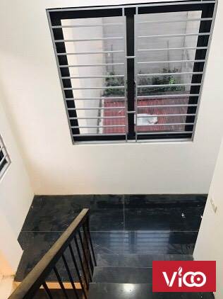 Cho thuê phòng 30m2, khép kín, đủ tiện nghi ngõ 127/23 phố Hào Nam, quận Đống Đa.