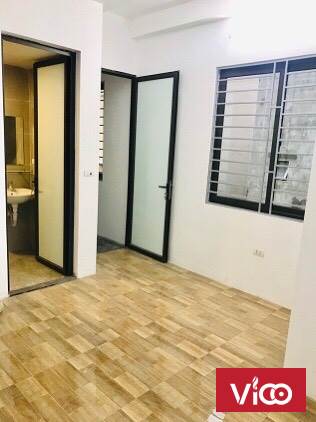 Cho thuê phòng 30m2, khép kín, đủ tiện nghi ngõ 127/23 phố Hào Nam, quận Đống Đa.
