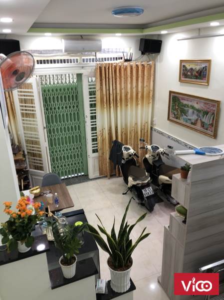 nhà cách mặt tiền chỉ vài căn đường đoàn văn bơ phường 14 quận 4