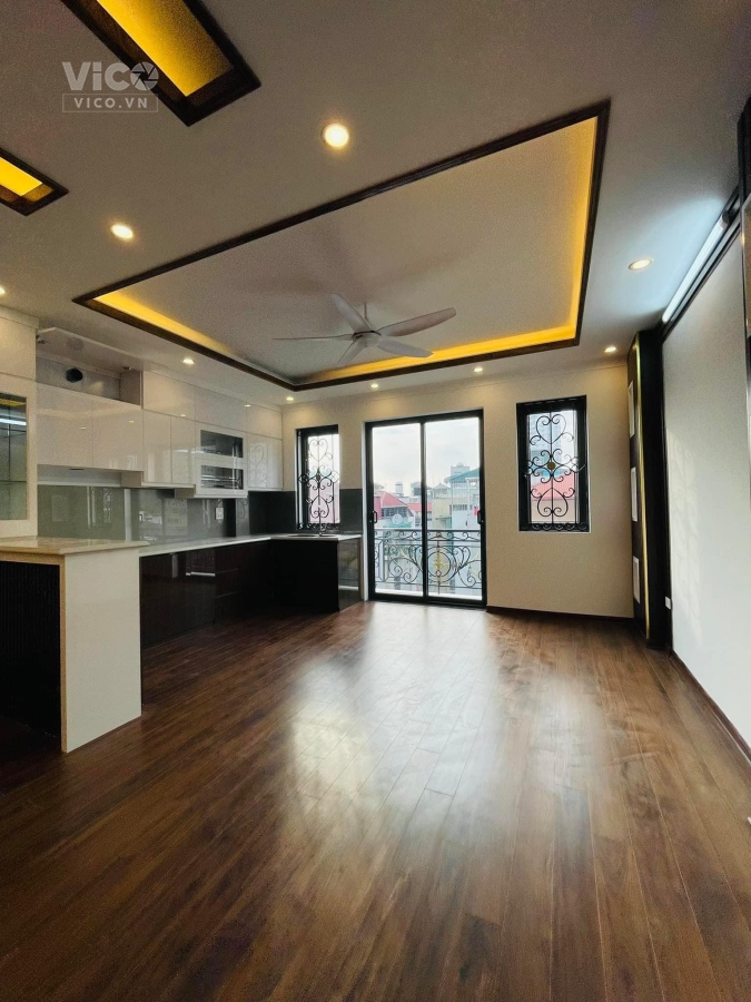 Ngõ 84 Lĩnh Nam71m26 tầngMT5.5m9.2 tỷ,thang máy,ngõ thông sang Tam Trinh,Gara Ôtô,nhà 2 mặt ngõ.