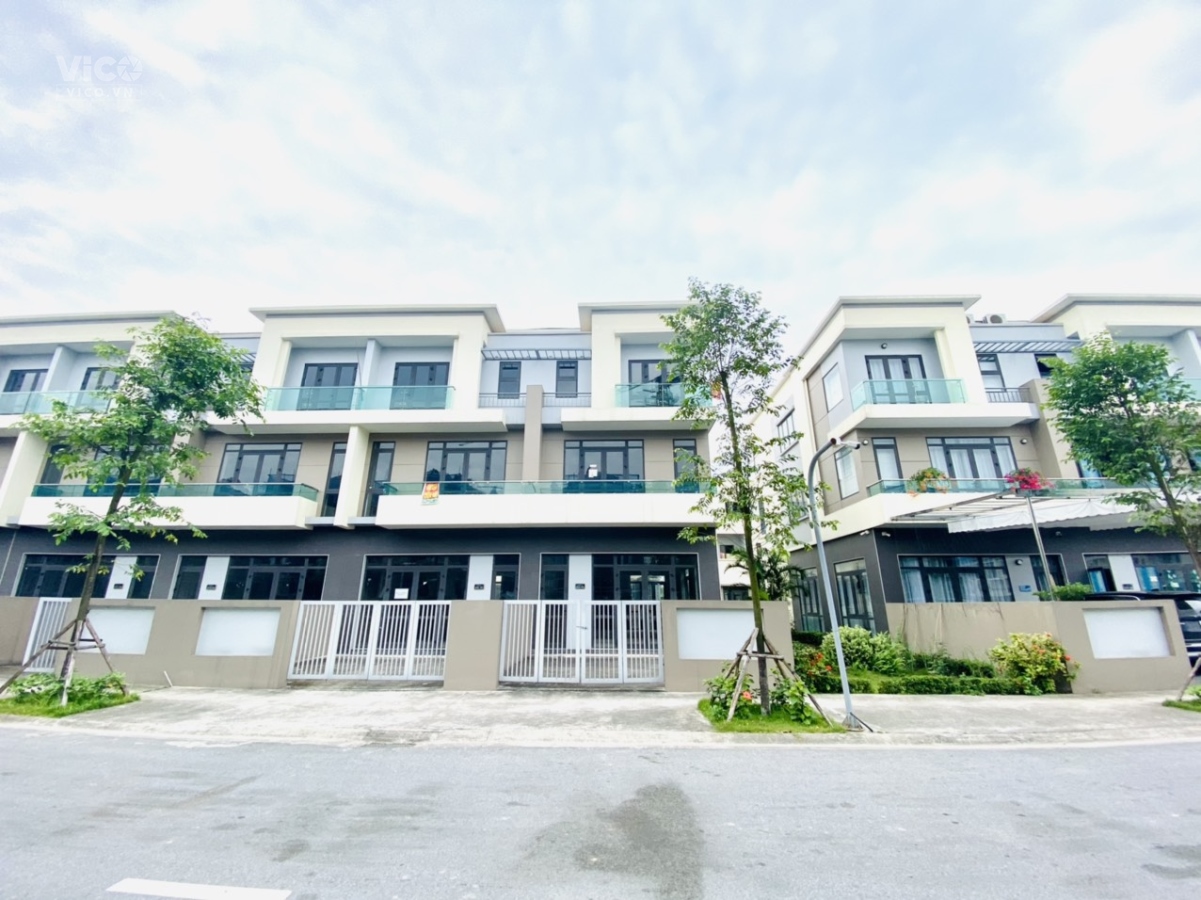 shop huose 120m kinh doanh tốt tại Centa city 0394718755