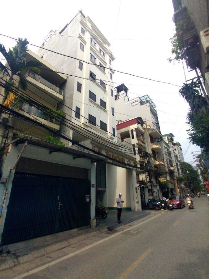 CHÍNH CHỦ BÁN Nhà ở Hàm Nghi, Ô tô tránh, nội thất sang trọng, 98m2, MT 7,5m, giá 18 tỷ