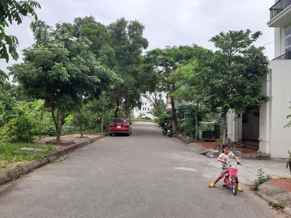 Trà Khê , Anh Dũng , Dương Kinh Hải Phòng , Mặt Đường 11m 90m2 giá 2,x tỷ