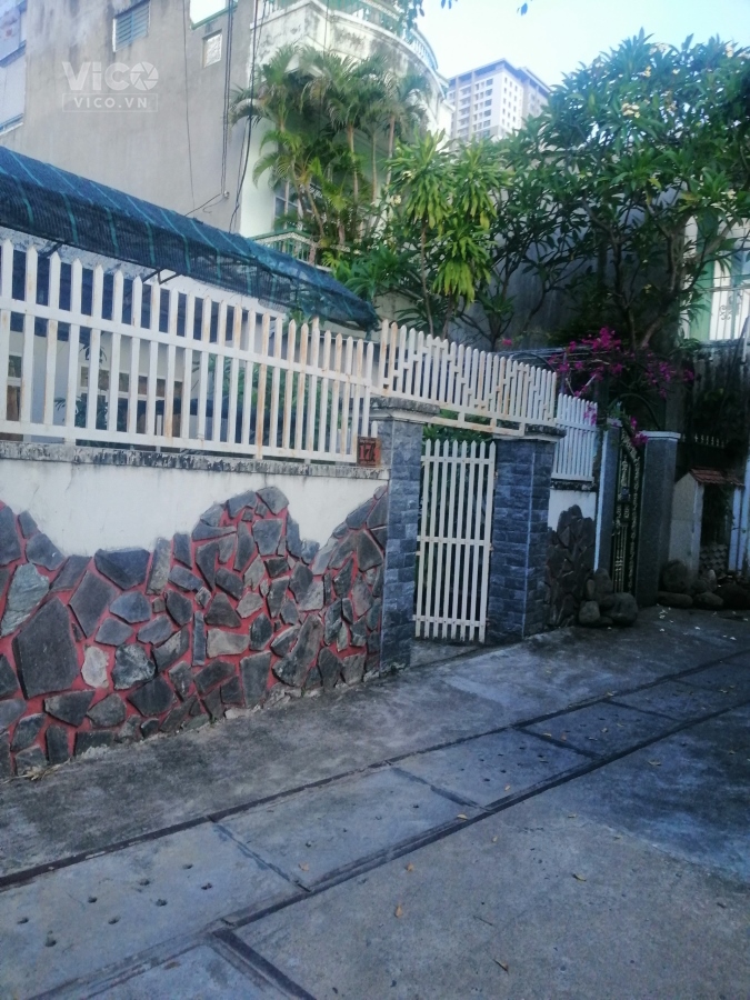 Bán nhanh 175m2 đất tặng ngay nhà cấp 4cách bãi tắm biển Hòn Chồng khoảng 1 km.