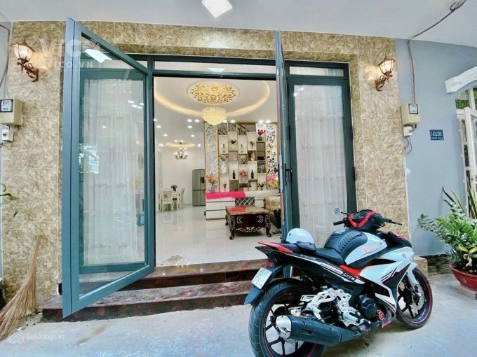 Bán nhà đẹp full nội thất, hẻm 1422 Huỳnh Tấn Phát, Q7 5x10m 3 tầng, 4PN Giá 4.9 tỷ