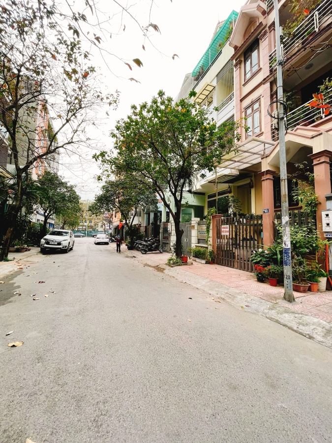 bán nhà khu đô thị dương nội hà đông phân lô vỉ hè ô vào nhà 50 m2 5 tàng 6,5 tỷ