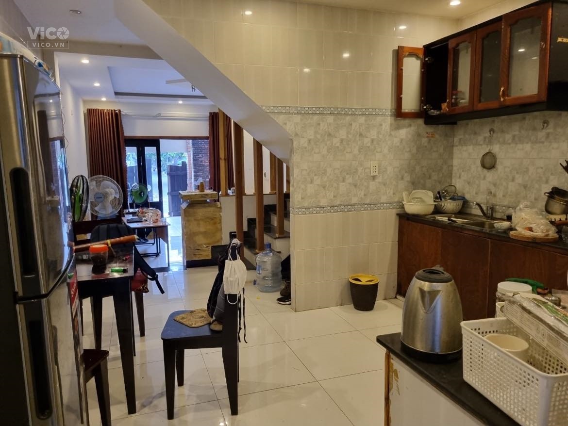 Bán Nhà mặt tiền sơn trà 70m gần trường, chợ, sông hàn 3,9 tỷ