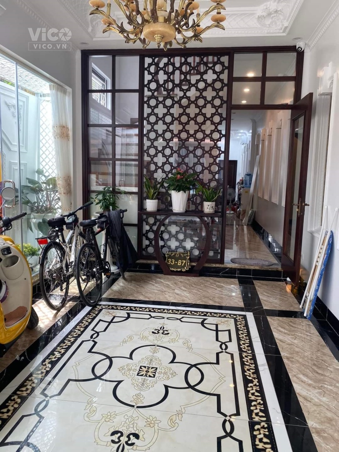 Liền kề cạnh sân Golf Long Biên, mặt tiền rộng, gara ô tô, thang máy, phân lô ô tô tránh, ô tô