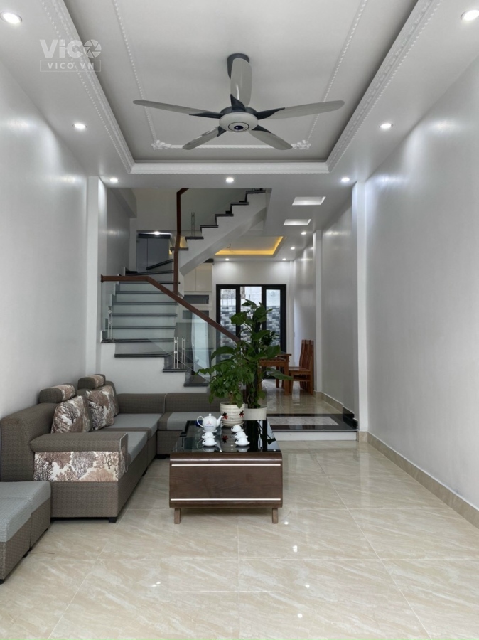 Nhà Nguyễn Tường Loan 4 tầng sân cổng rộng rãi