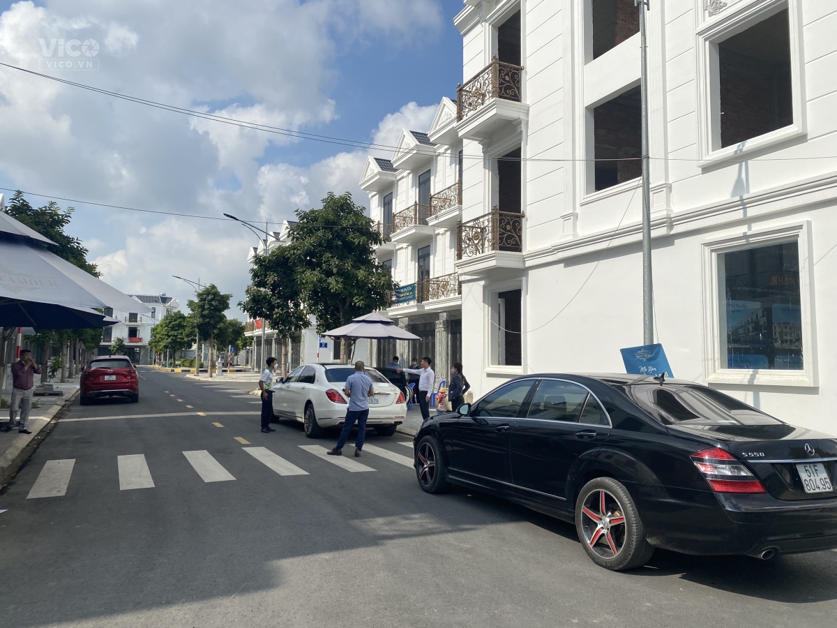 Nhà Phố Đường Đông Tác Chỉ 4.8 Tỷ Bàn Giao Hoàn Thiện