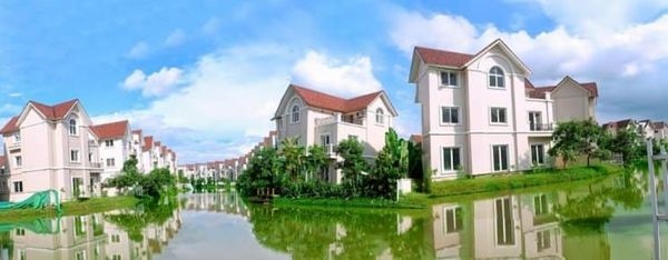 Bán căn biệt thự vip vinhomes đường Anh Đào,Long Biên,DT 393m2,MT11m,4T,giá 130 tỷ