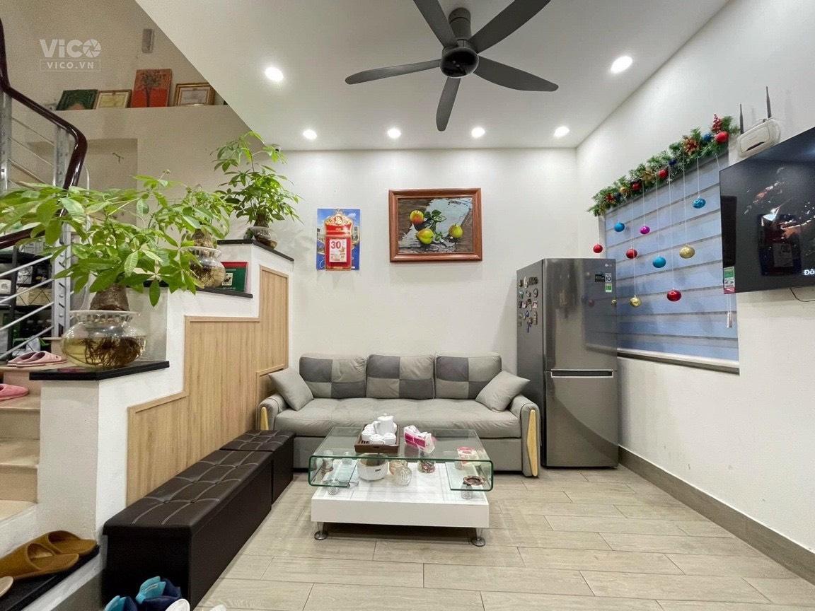 Bán nhà rẻ đẹp, ngõ 63 Thái Thịnh, DT 37 m2, Giá thoả thuận