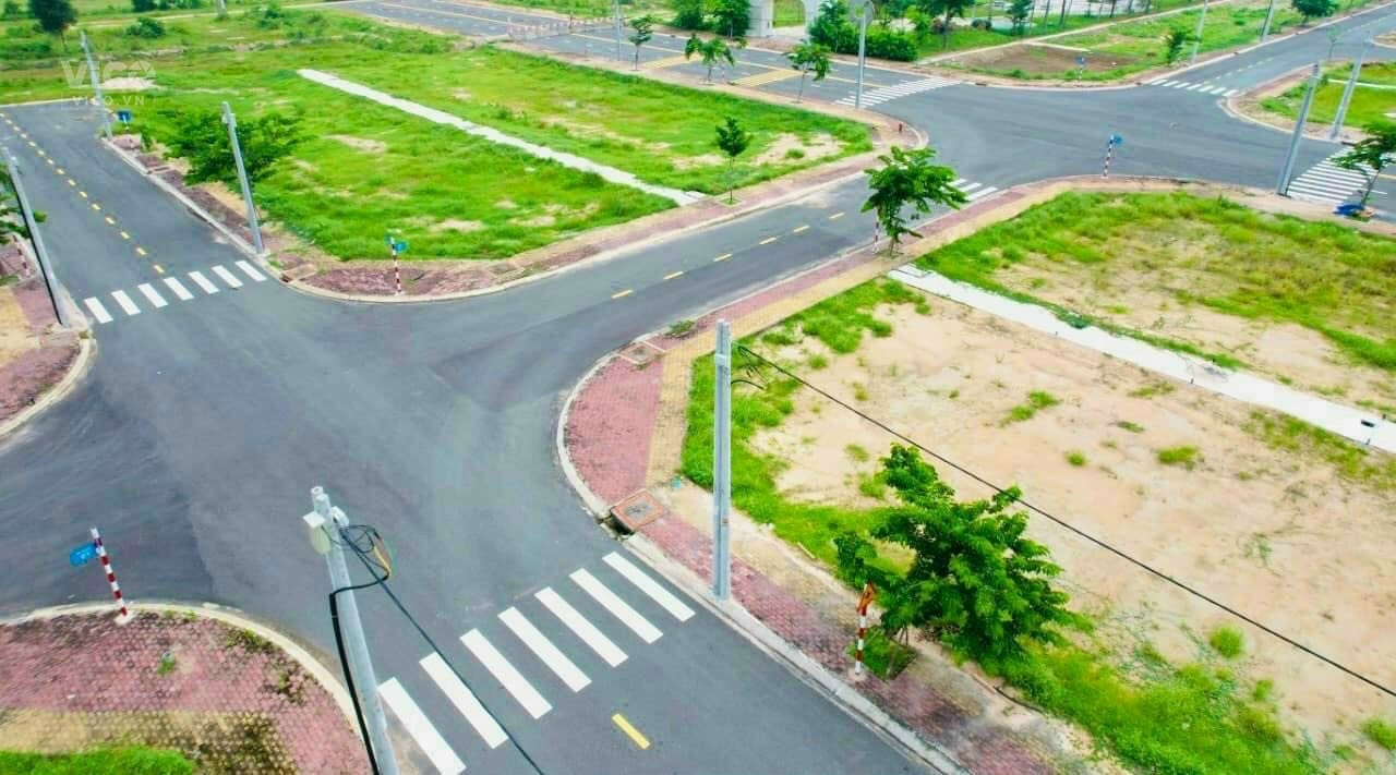 Bán đất ở đô thị chính chủ sổ đỏ Trung tâm hành chính Huyện(Bình Dương) Giá chỉ có 3 chỉ vàng/m2,