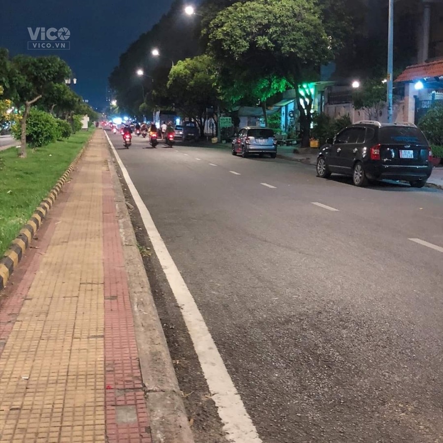 VÌ LÝ DO ĐỊNH CƯ NƯỚC NGOÀI, CHÍNH CHỦ BÁN GẤP BIỆT THỰ ĐẸP, GÓC ĐẸP, ĐƯỜNG ĐẸP, Ô TÔ TRONG SÂN,