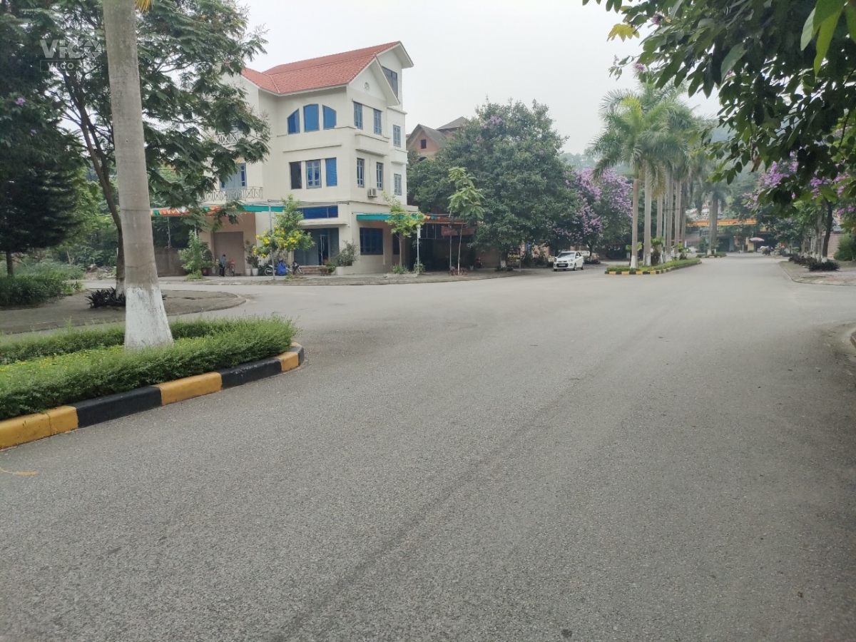 ️️️SIÊU PHẨM ĐẤT MẶT PHỐ TỪ SƠN DIỆN TÍCH 120 M XUNG QUANH 40 TR 1 M MÌNH EM BÁN 30 TR 1 M MỌI