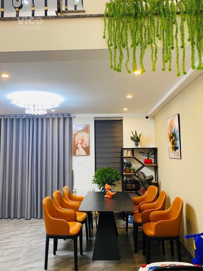 LÊ TỌNG TẤN VỈA HÈ Ô TÔ TRÁNH THÔNG SỐ KHỦNG FULL NỘI THẤT