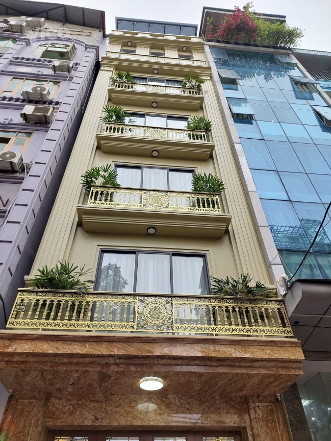 Bán nhà Hoàng Quốc Việt 57m, mặt tiền 4.3m, 6.5 tỷ, ô tô tránh.