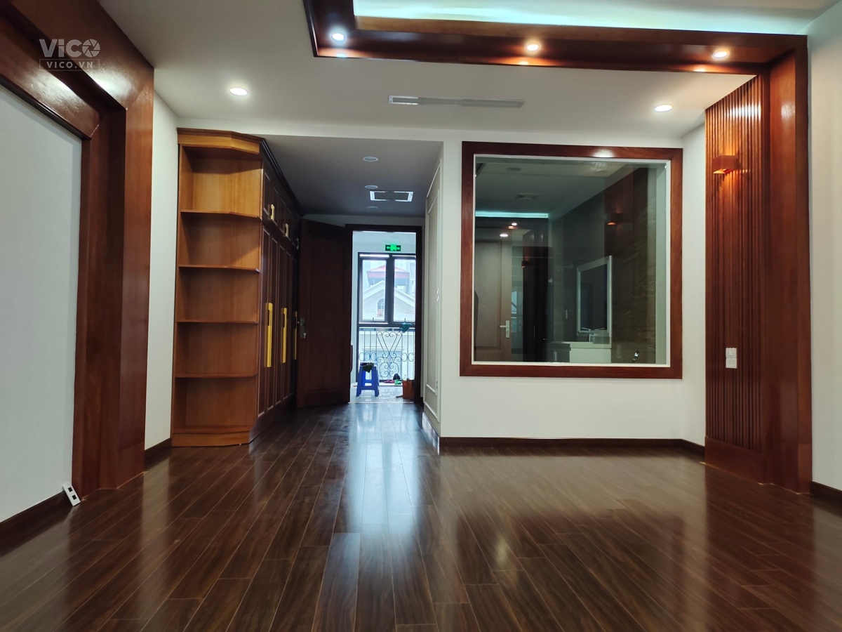 TOÀ NHÀ VĂN PHÒNG THANH XUÂN, MỚI KÍNH KOONG THANG MÁY XỊN XÒ 2 MẶT THOÁNG TRƯỚC SAU KINH