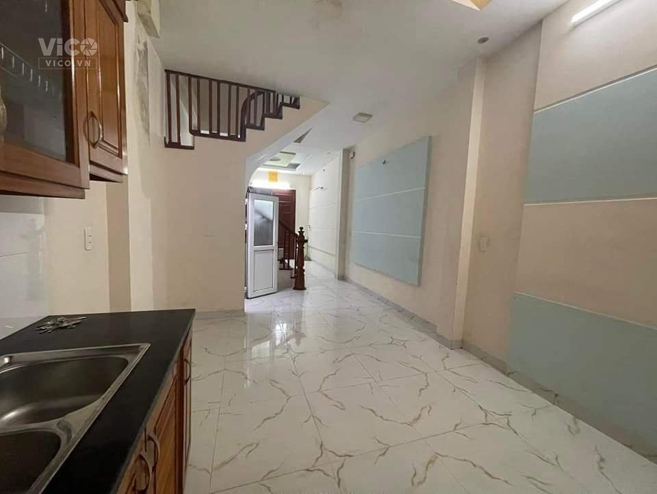 Bán nhà số 19 ngõ 394 Phạm Văn Đồng 42m2 5 tầng 4.36 tỷ nhà đẹp gần phố ngõ rộng ở luôn