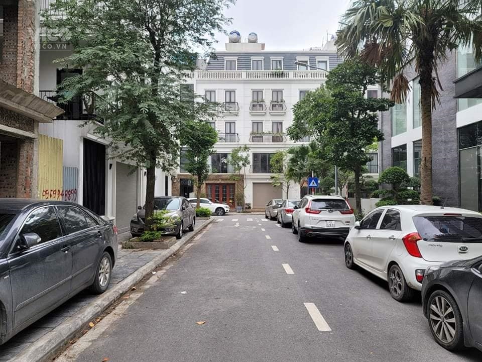 Bán nhà phố Việt Hưng, Long Biên 62M5T9 tỷ, gara ô tô, phân lô, làm VP, KD đỉnh